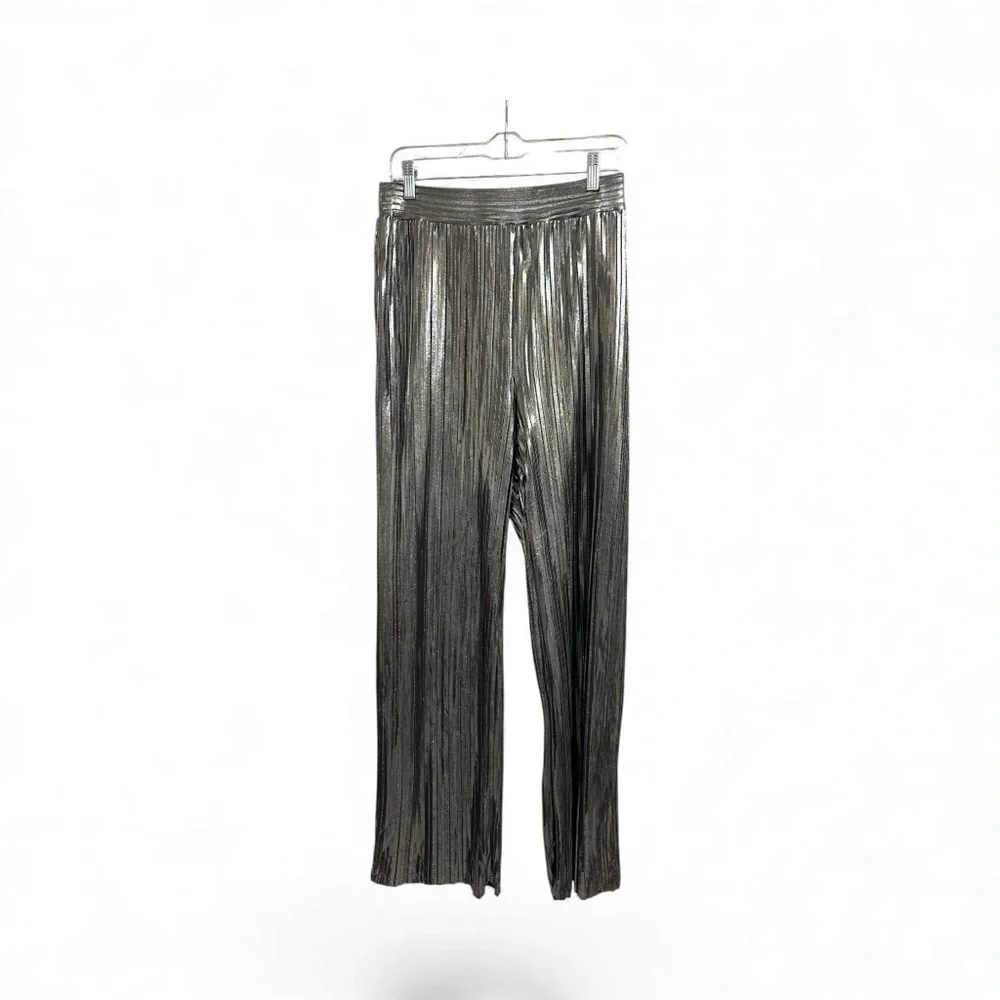 Party Up Metallic Plisse Pant - Silver - Picture 5 of 9